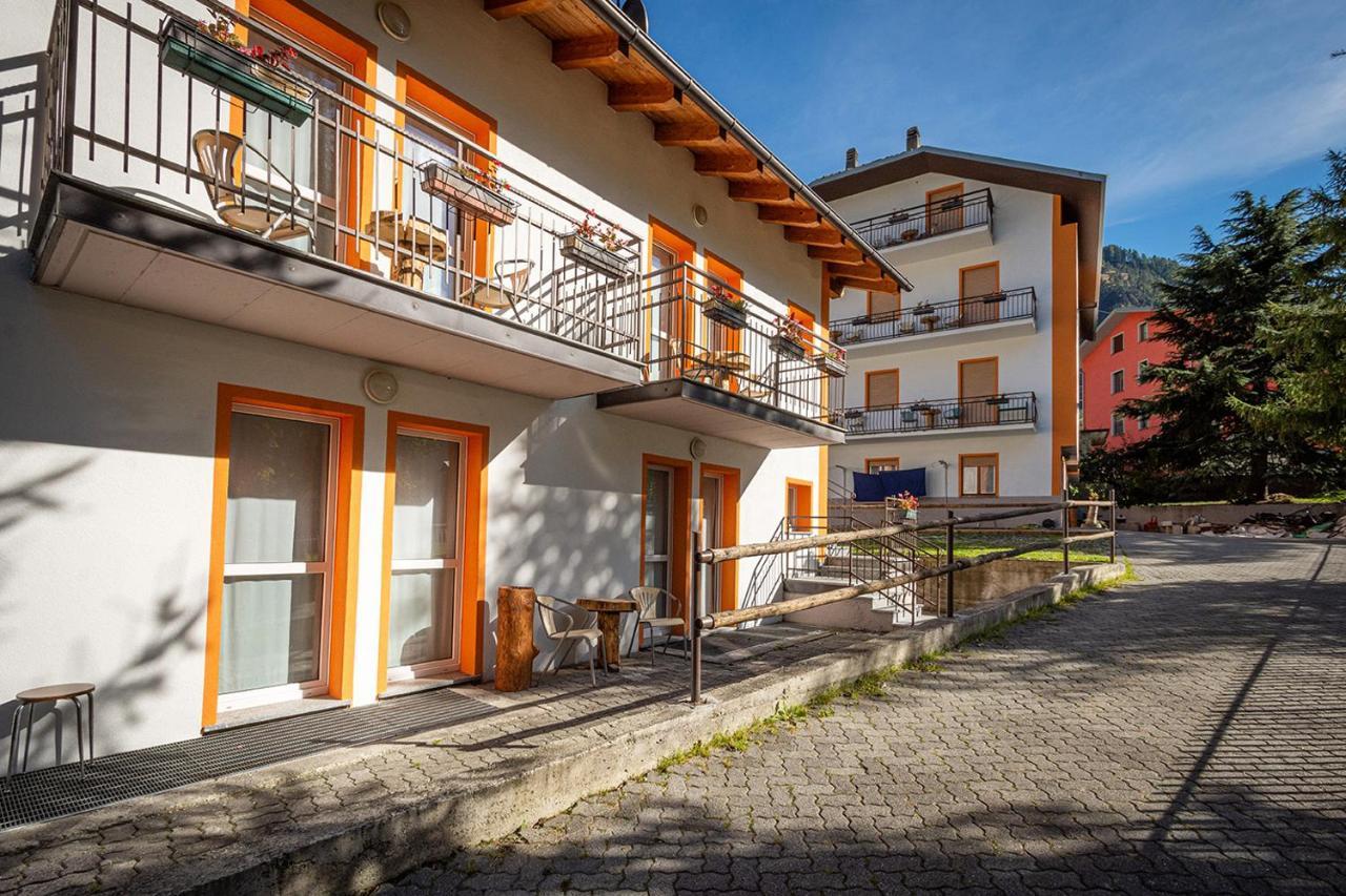 Hostel - Bormio - Livigno - Santa Caterina - Stelvio Sondalo Exterior photo